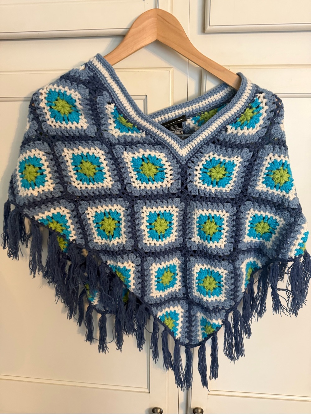Vintage Y2K 2000s No Boundaries crochet granny squares poncho girls one size
